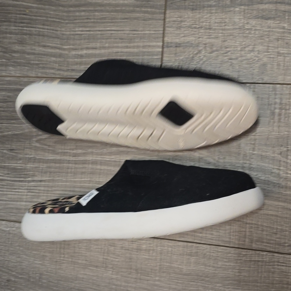 TOMS Black Mules with Leopard Print Insole. New Wuthout Tags. Size 8. - Picture 7 of 11